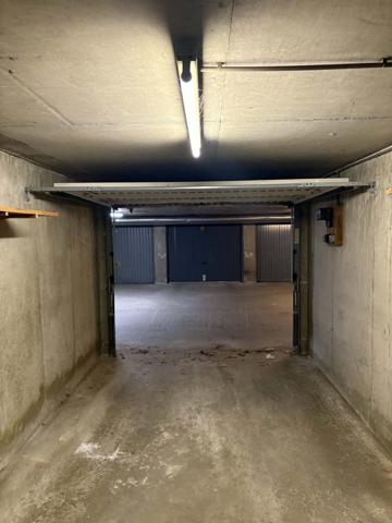 GARAGE SÉCURISÉ DE 14,84 M² AVEC LUMIÈRE ET PRISE ÉLECTRIQUE GRENOBLE – 7 RUE PAUL CLAUDEL –
