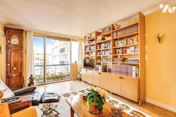 PARIS 17EME - PLACE SAINT FERDINAND - VIAGER OCCUPE - 3P 76 m². 6ème étage avec Balcon