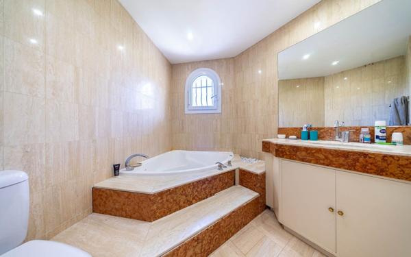 Maison à vendre    5 pièces • 121,73 m2 Cannes