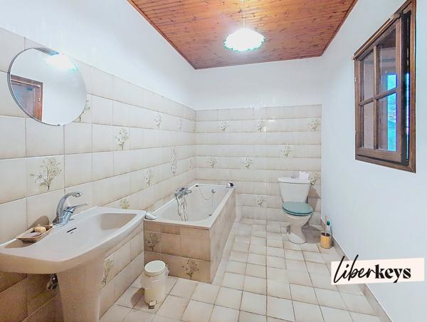 ⚡ OPPORTUNITÉ – Grande maison familiale 169 m² – 4 chambres – Jardin 2 101 m² – Dépendance – Proche Saumur