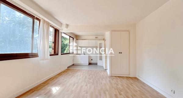 À vendre Studio 29.3 m² - L'étang-la-ville 78620
