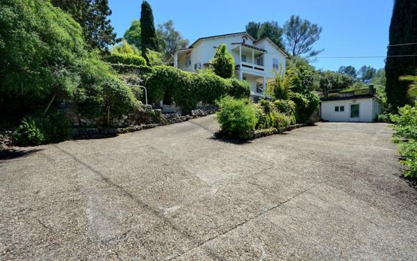 Maison à vendre    7 pièces • 322 m2 Mouans-Sartoux