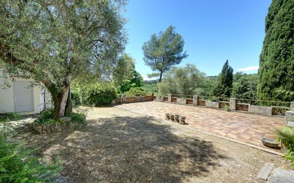 Maison à vendre    7 pièces • 322 m2 Mouans-Sartoux