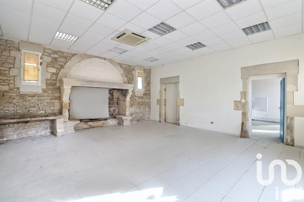 Building for sale 800 m² Nîmes-Saint-Césaire