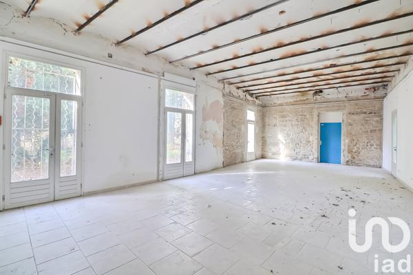 Building for sale 800 m² Nîmes-Saint-Césaire