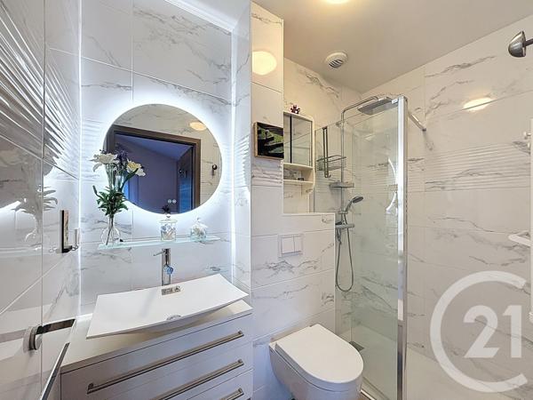 Appartement F4 à vendre  5 pièces - 104,68 m2 TANINGES - 74