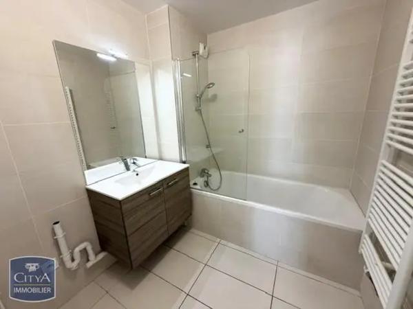 Appartement à louer 4 pièces 101.5m² Clermont-Ferrand (63000)