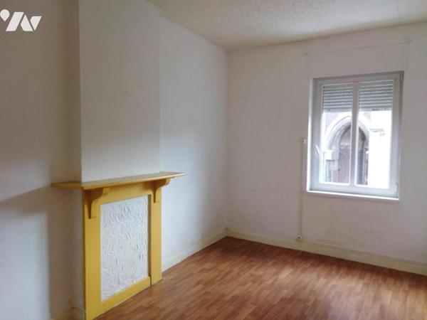 A VENDRE : QUIEVRECHAIN MAISON DE VILLE 