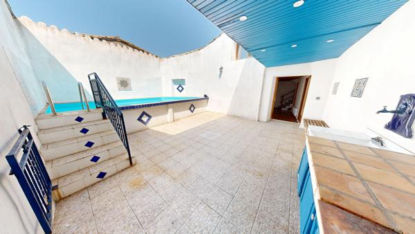 Proche Carcassonne, Maison de Caractères avec piscine et garage