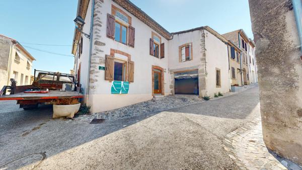 Proche Carcassonne, Maison de Caractères avec piscine et garage