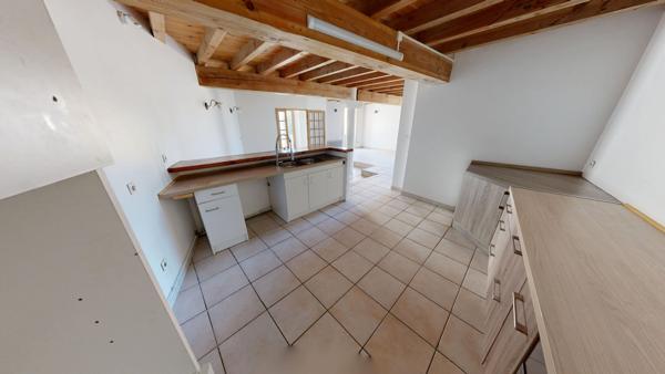 Proche Carcassonne, Maison de Caractères avec piscine et garage