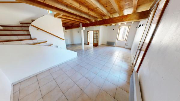 Proche Carcassonne, Maison de Caractères avec piscine et garage