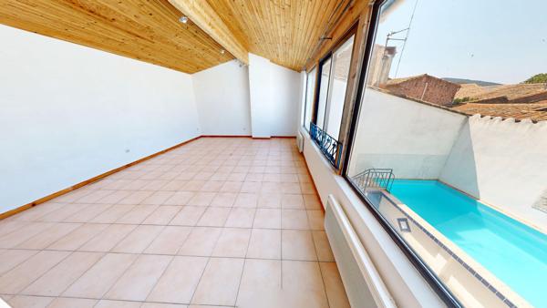 Proche Carcassonne, Maison de Caractères avec piscine et garage