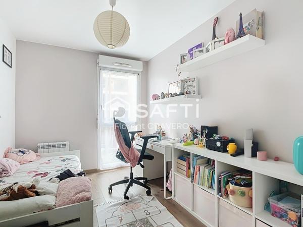 Appartement lumineux avec grande terrasse, près des transports