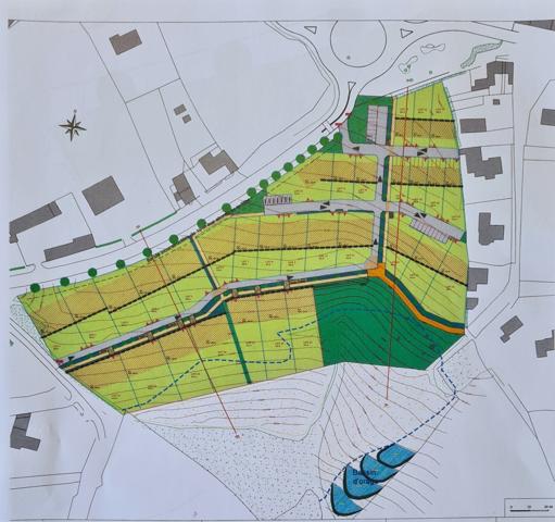 Plouagat (22170) terrain constructible de 458 m2, vendu borné et viabilisé en eau, électricité.