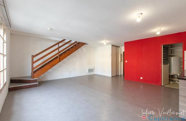 VOIRON (38500) : Appartement type 4 centre ville