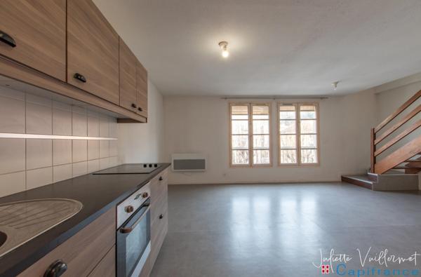 VOIRON (38500) : Appartement type 4 centre ville