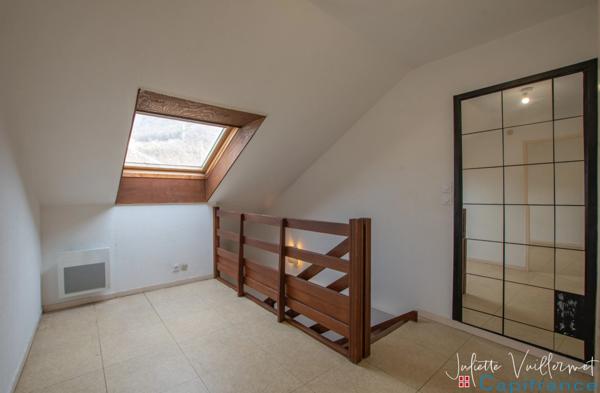 VOIRON (38500) : Appartement type 4 centre ville