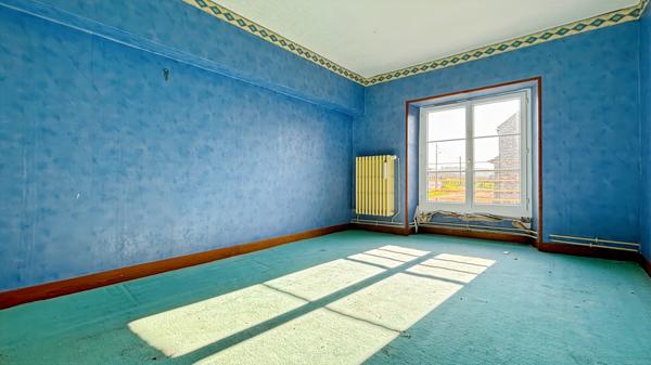 Étampes (91150) À VENDRE : Belle maison de 170 m² (possibilité 240m²) avec fort potentiel, grand garage et annexe