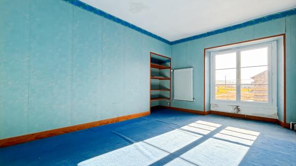 Étampes (91150) À VENDRE : Belle maison de 170 m² (possibilité 240m²) avec fort potentiel, grand garage et annexe