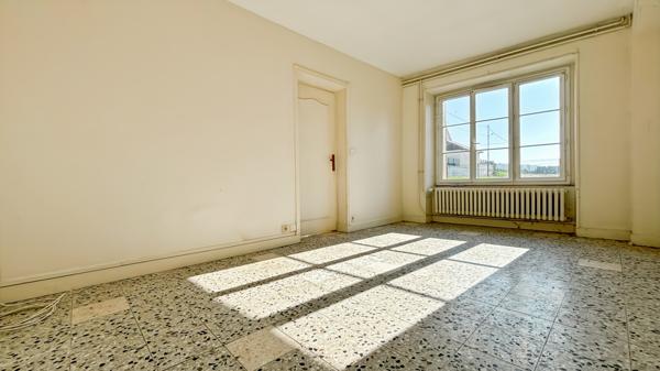 Étampes (91150) À VENDRE : Belle maison de 170 m² (possibilité 240m²) avec fort potentiel, grand garage et annexe