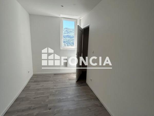 Location Appartement 4 pièces 68.86 m² - 34 RUE DE PAU Lourdes 65100