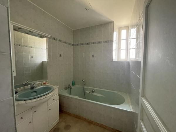 Gimont (32200) Charmante maison de 82m2 habitables, T3, garage, terrain + bois