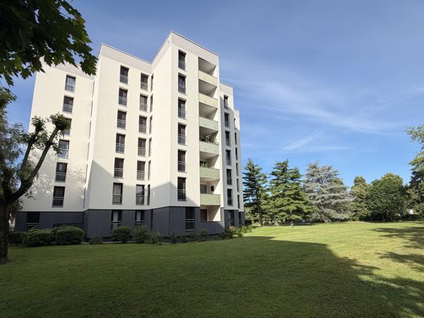 Appartement T3 - 86,1 m² - 2 chambres + Bureau + Dressing - Vue dégagée + Garage - La Ravoire (73490 - Chambér