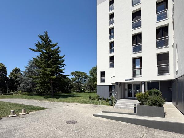 Appartement T3 - 86,1 m² - 2 chambres + Bureau + Dressing - Vue dégagée + Garage - La Ravoire (73490 - Chambér