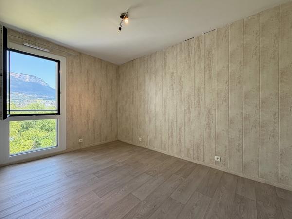Appartement T3 - 86,1 m² - 2 chambres + Bureau + Dressing - Vue dégagée + Garage - La Ravoire (73490 - Chambér