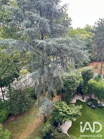 Location studio 46 m² Neuilly-sur-Seine