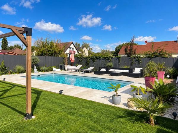 Vente                                                      Maison
                        
                     6 pièces                      154 m2                     à Milly-la-Forêt