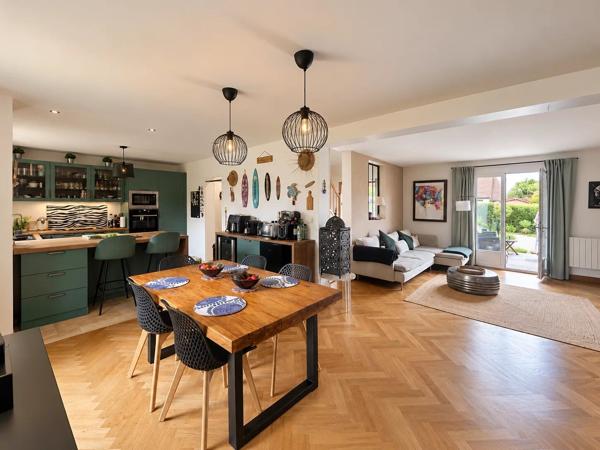 Vente                                                      Maison
                        
                     6 pièces                      154 m2                     à Milly-la-Forêt
