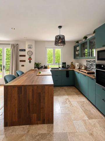 Vente                                                      Maison
                        
                     6 pièces                      154 m2                     à Milly-la-Forêt