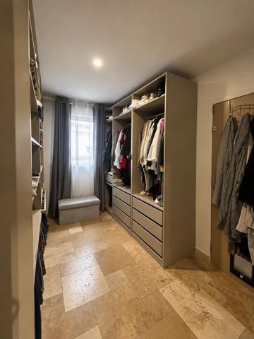 Vente                                                      Maison
                        
                     6 pièces                      154 m2                     à Milly-la-Forêt