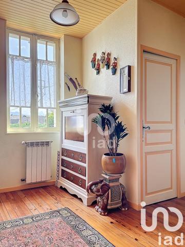 Maison à vendre 6 pièces 205 m² Angaïs