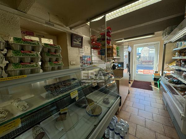 Fonds de Commerce Épicerie avec Logement à Saint-Cyr-sur-Mer