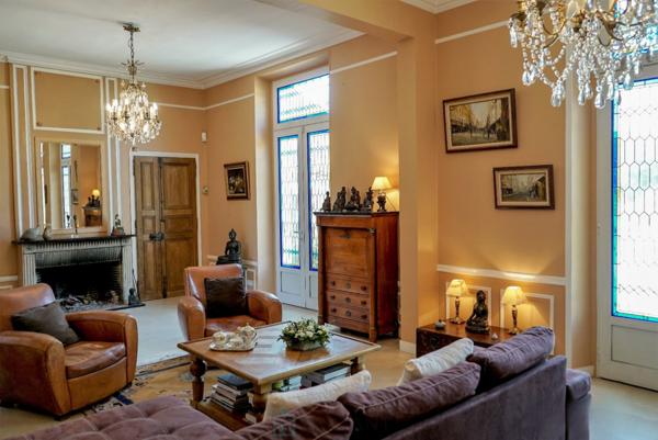 Demeure chaleureuse située au calme et en centre ville.