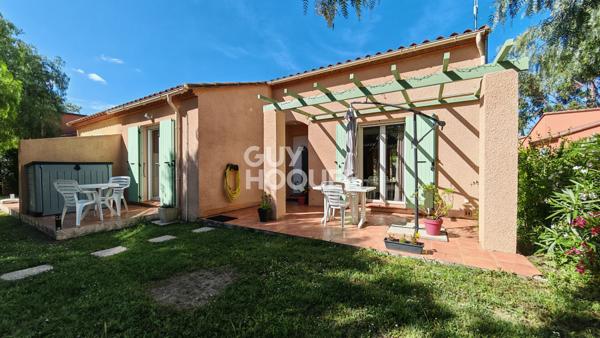 A VENDRE - Maison plain-pied 3 faces climatisée dans résidence sécurisée avec piscine. Référence 884