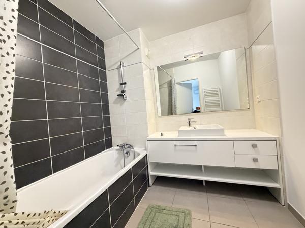 Montpellier (34000) Montpellier(34), Appartement T2 de 42 m2 avec Terrasse 7 m2 plein sud vue dégagée