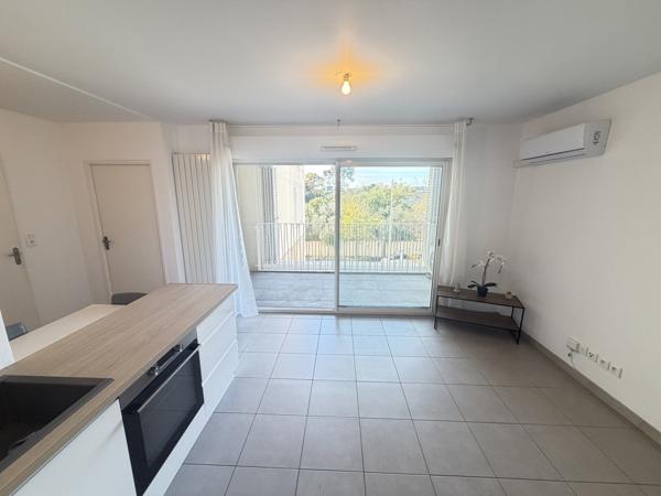 Montpellier (34000) Montpellier(34), Appartement T2 de 42 m2 avec Terrasse 7 m2 plein sud vue dégagée
