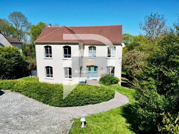 Vente                                                      Maison
                        
                     10 pièces                      245 m2                     à Hardricourt