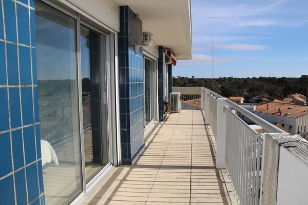 Rare, appartement avec vue panoramique sur la mer