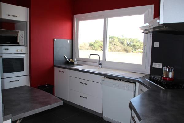 Rare, appartement avec vue panoramique sur la mer