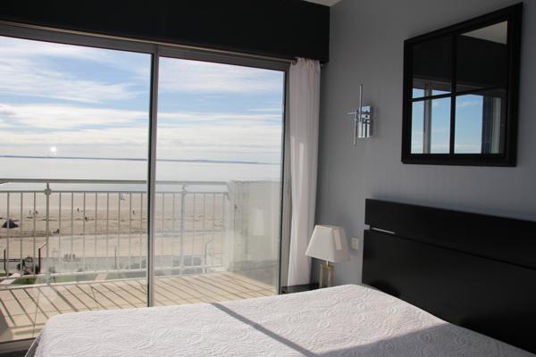 Rare, appartement avec vue panoramique sur la mer