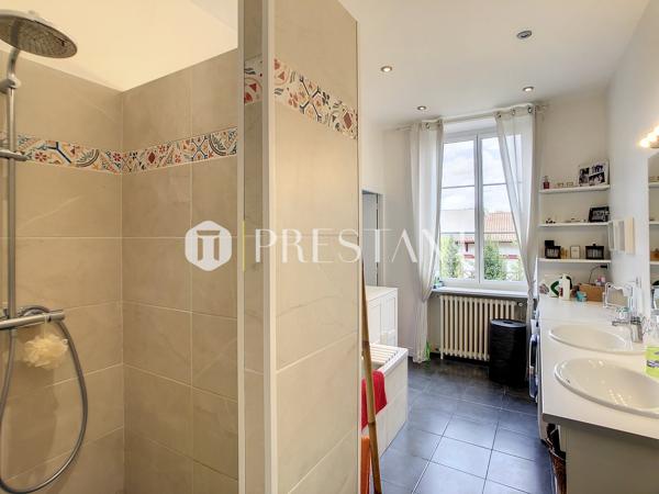 PROPRIETE AVEC DEPENDANCE et PISCINE PROCHE DU CENTRE VILLE, BAYONNE