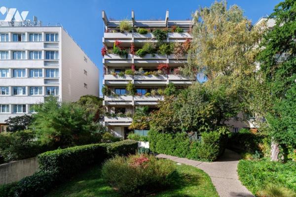 NEUILLY SAUSSAYE 5P avec BALCONS/TERRASSES DERNIER ETAGE.