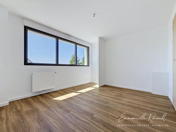 Maison contemporaine 2026 · Belle vie de plain pied · Terrain 740 m² · À pied de la gare · AURAY