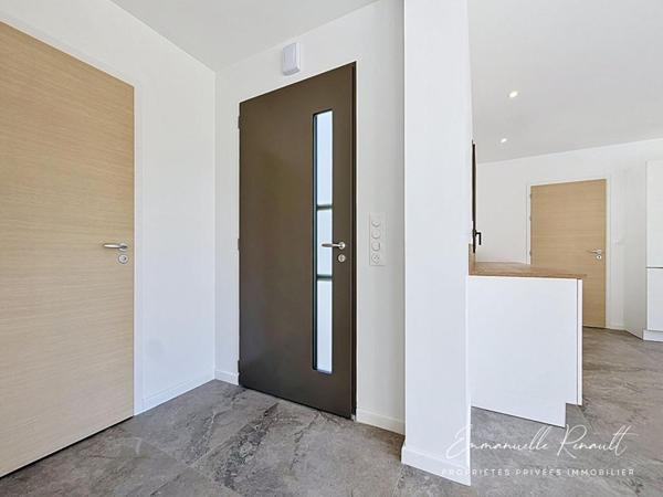 Maison contemporaine 2026 · Belle vie de plain pied · Terrain 740 m² · À pied de la gare · AURAY