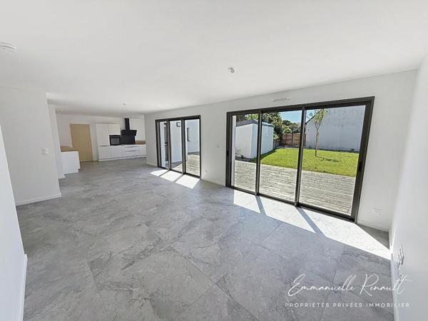 Maison contemporaine 2026 · Belle vie de plain pied · Terrain 740 m² · À pied de la gare · AURAY